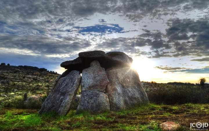 Готель La Cabana Romantica De Llano Валенсія-де-Алькантара Екстер'єр фото