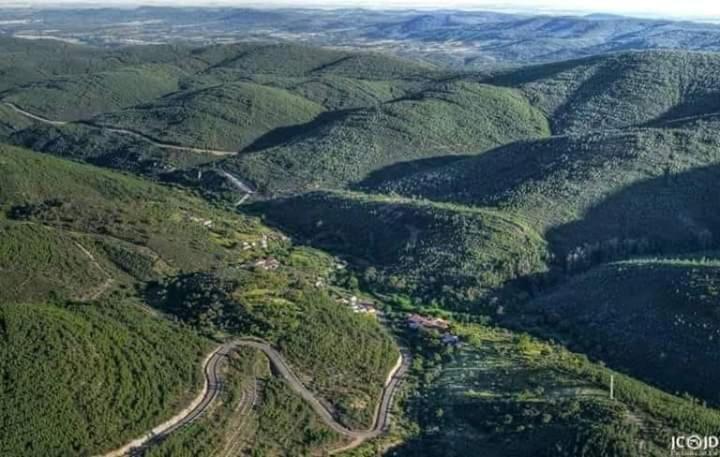 Готель La Cabana Romantica De Llano Валенсія-де-Алькантара Екстер'єр фото